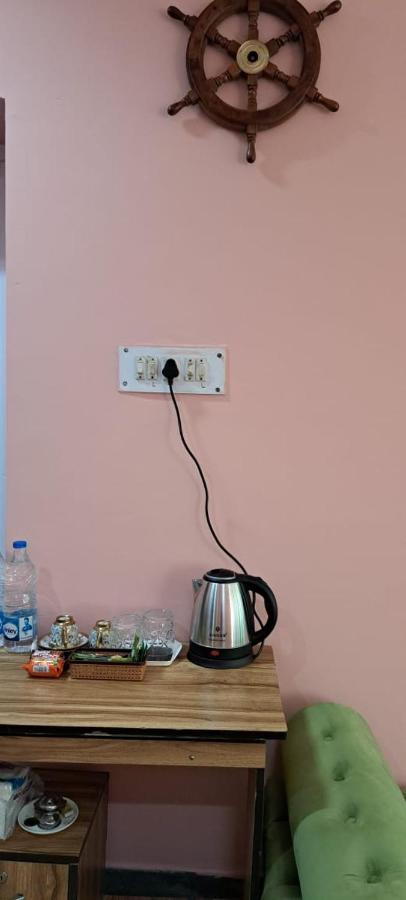 A Home Away From Home コルカタ エクステリア 写真